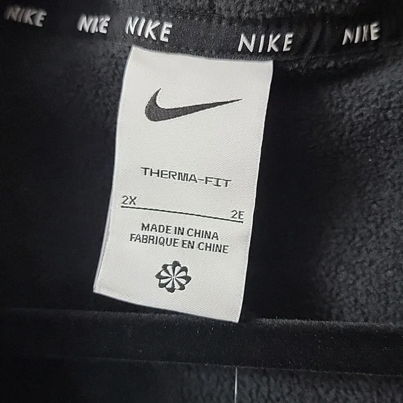 NWT Nike Therma-FIT One Shaw Collar Sweater Fleece Top 2X - Picture 2 of 6